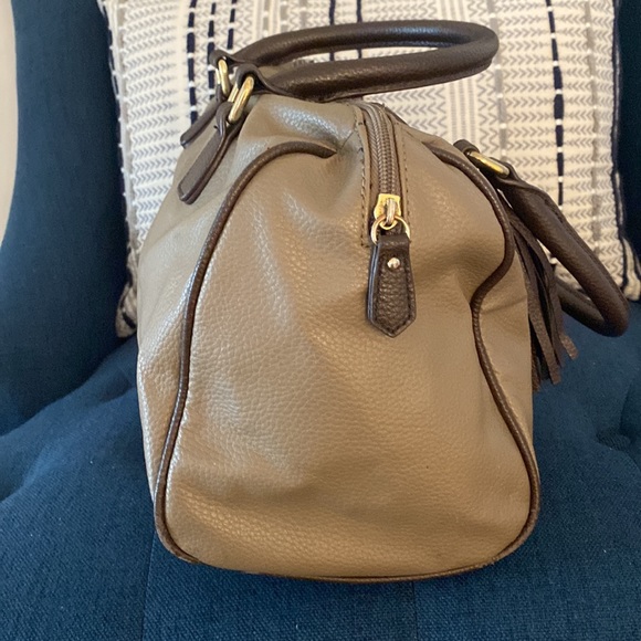 Tommy Hilfiger handbag - Picture 2 of 3